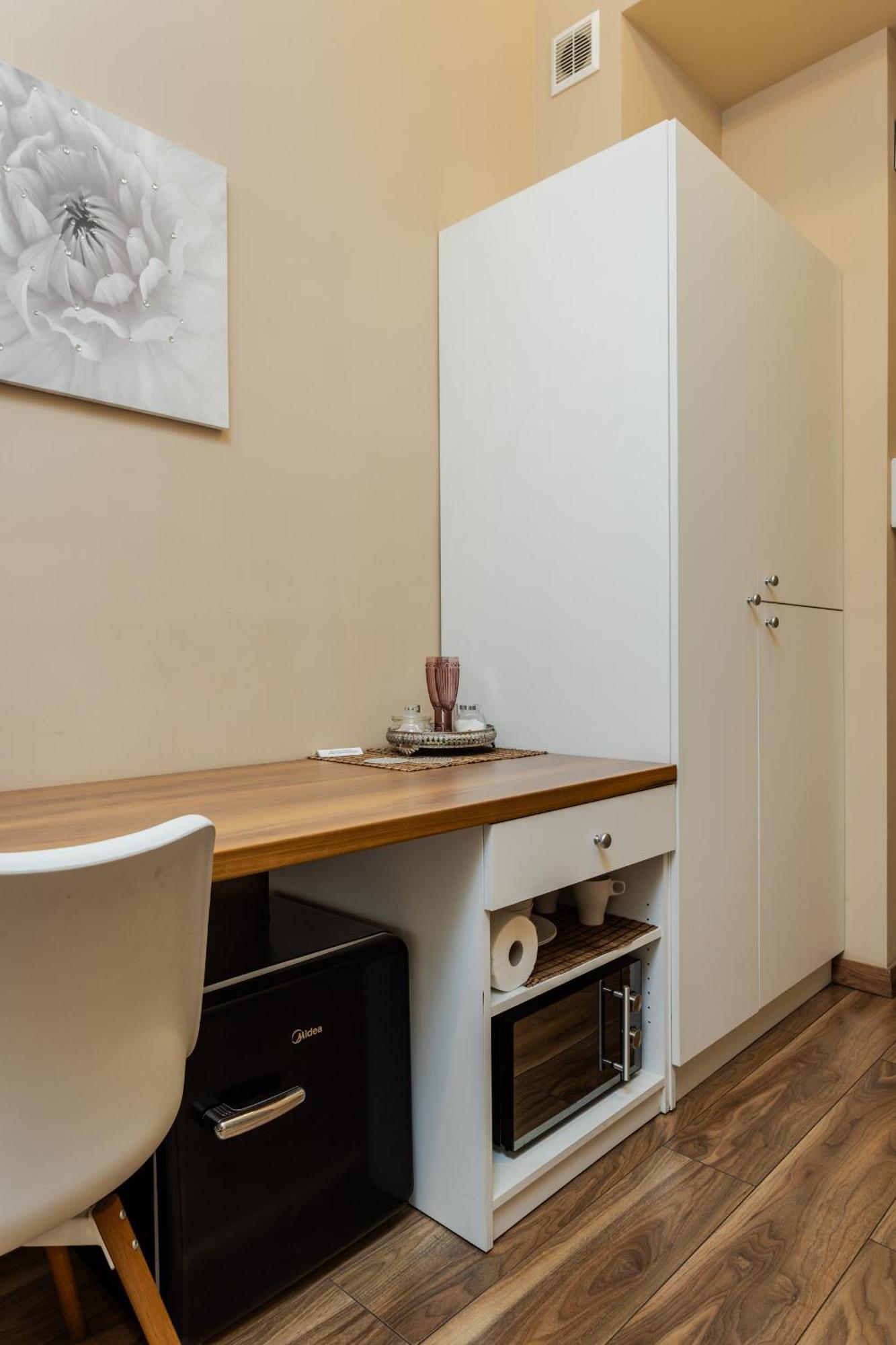Functional And Comfortable Very Berry Studios In Poznan By Noclegi Renters Luaran gambar