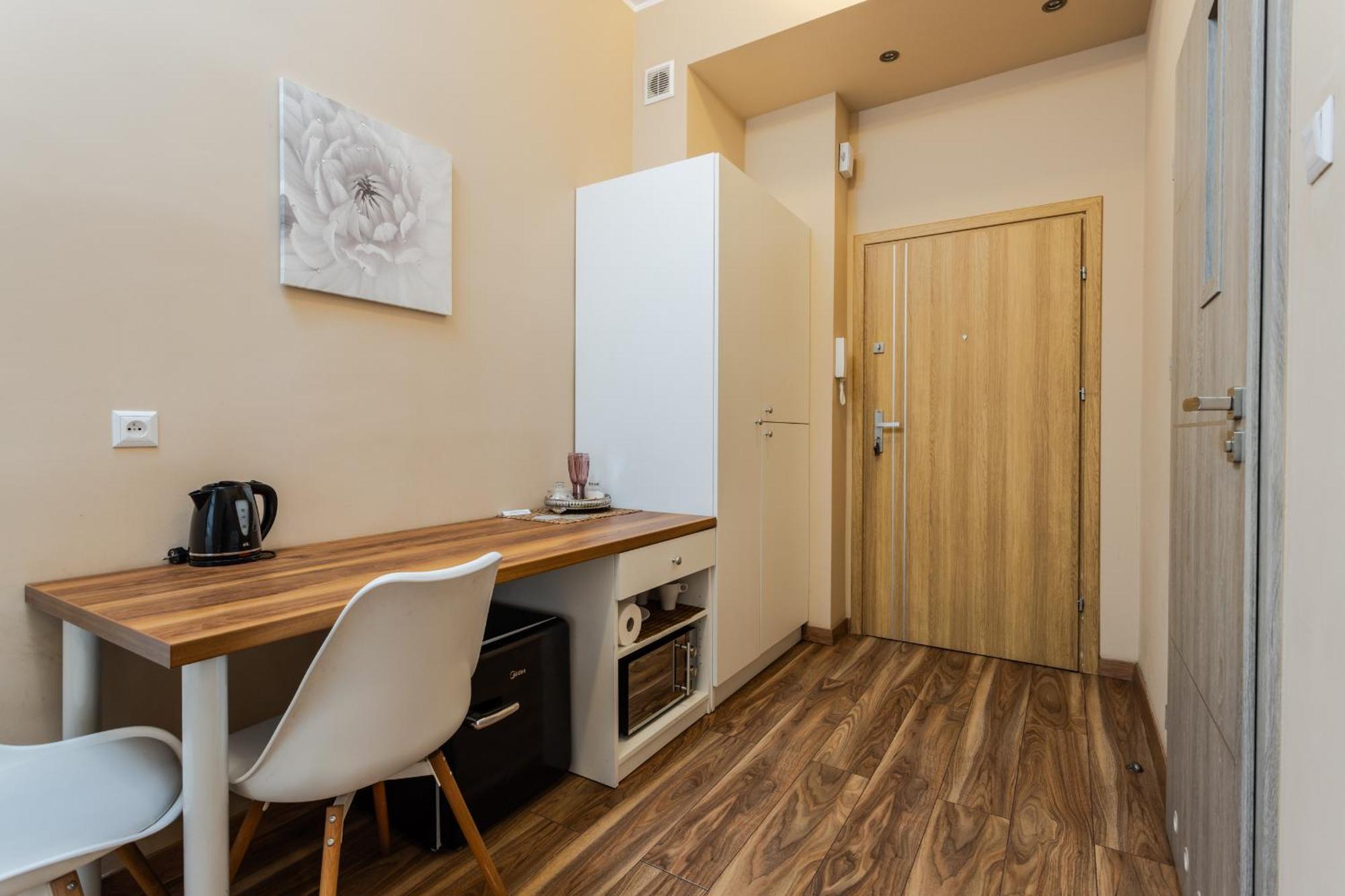 Functional And Comfortable Very Berry Studios In Poznan By Noclegi Renters Luaran gambar