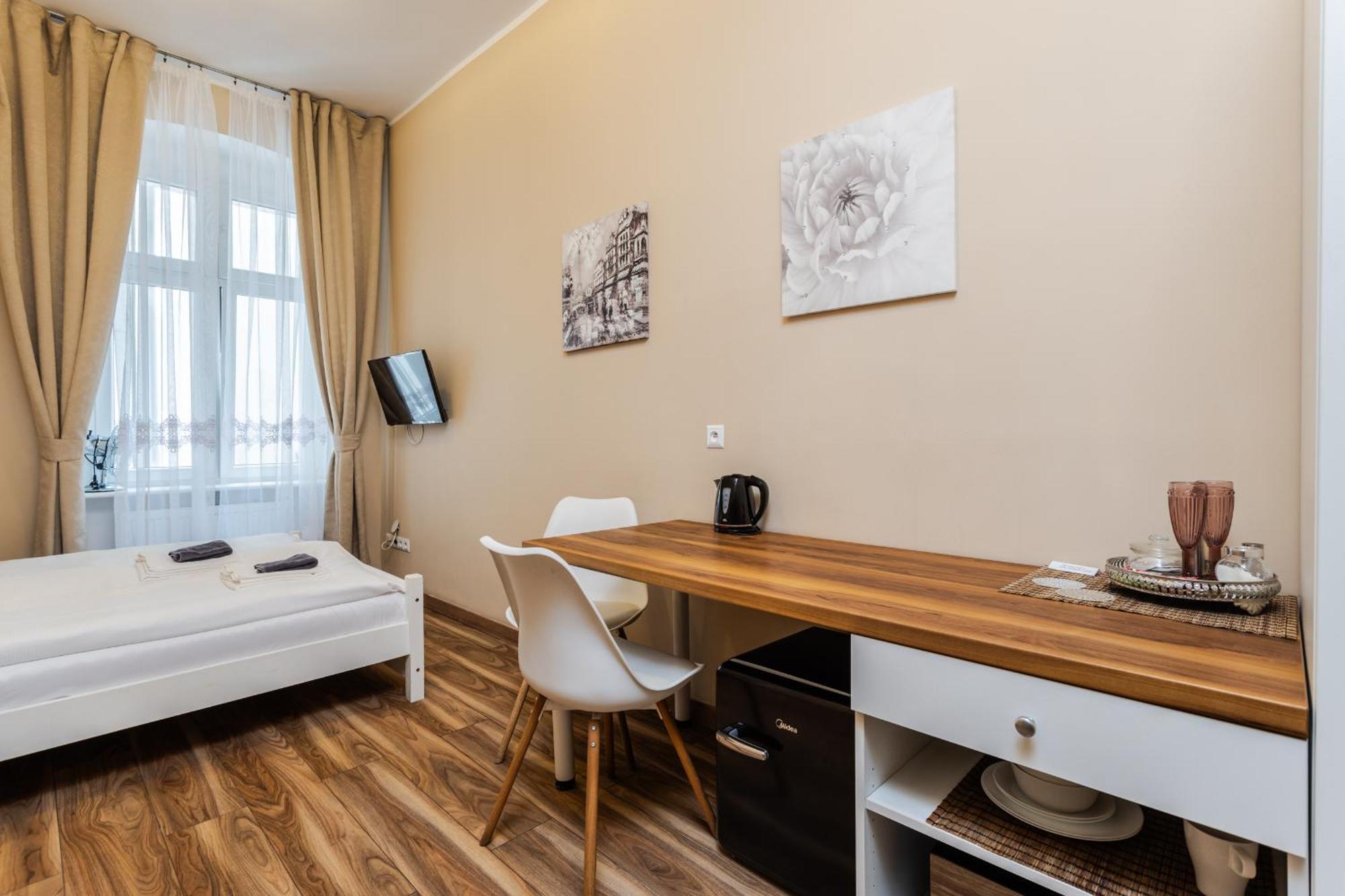 Functional And Comfortable Very Berry Studios In Poznan By Noclegi Renters Luaran gambar