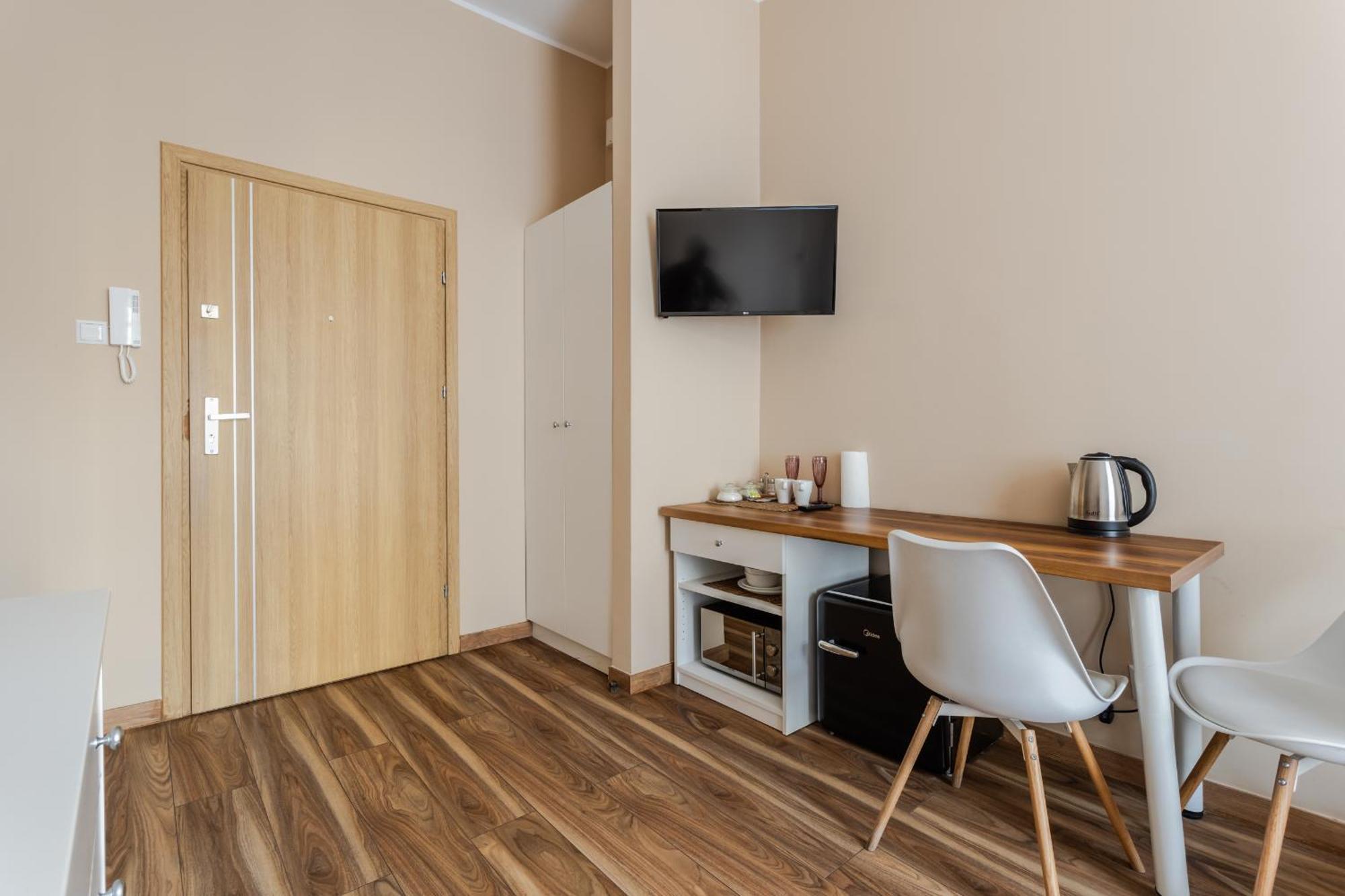 Functional And Comfortable Very Berry Studios In Poznan By Noclegi Renters Luaran gambar