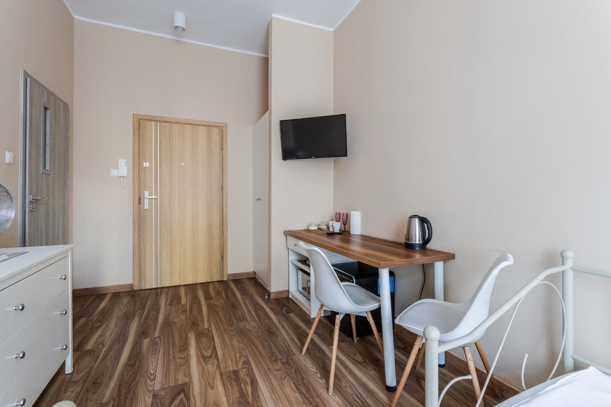 Functional And Comfortable Very Berry Studios In Poznan By Noclegi Renters Luaran gambar