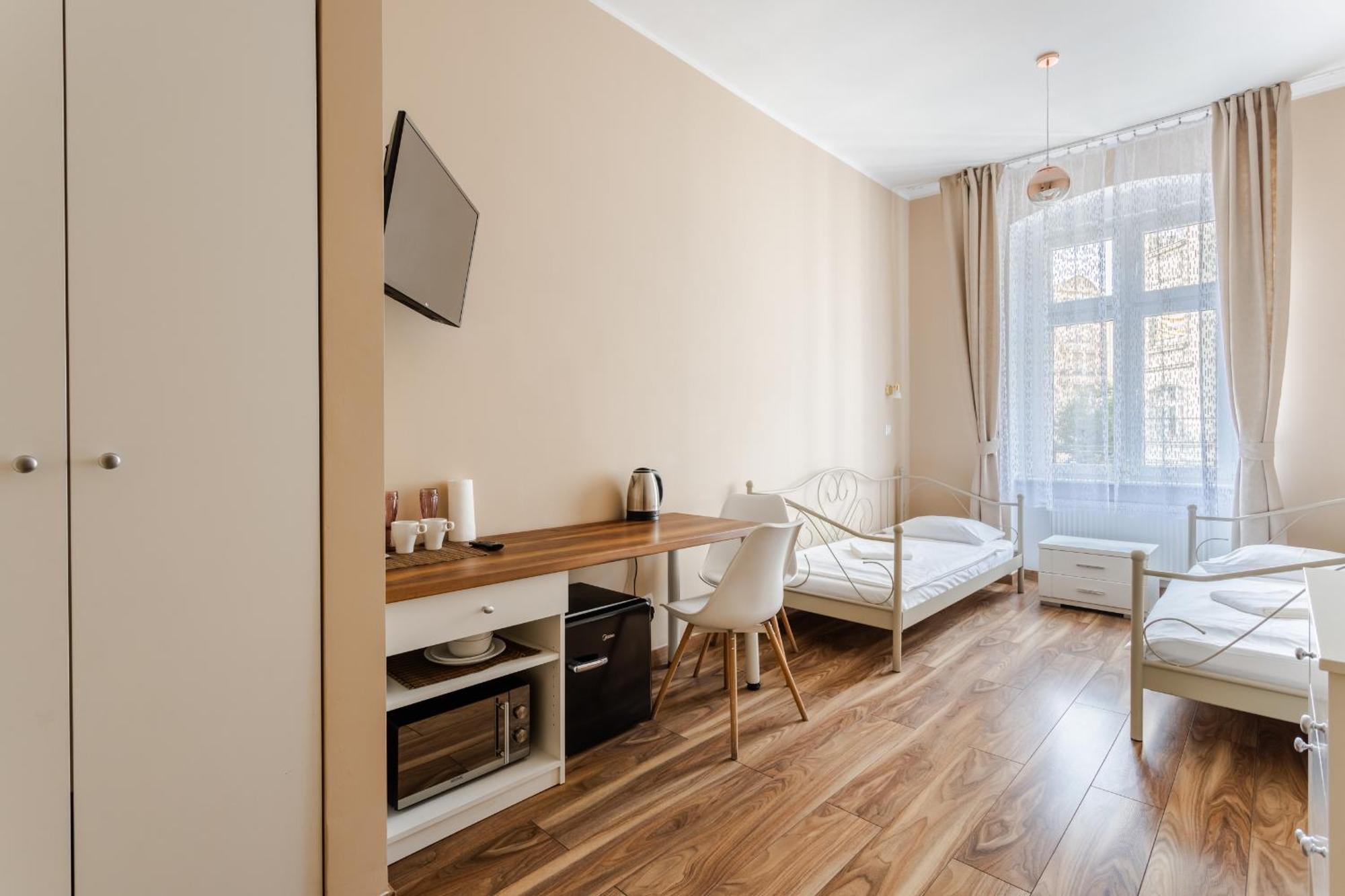 Functional And Comfortable Very Berry Studios In Poznan By Noclegi Renters Luaran gambar
