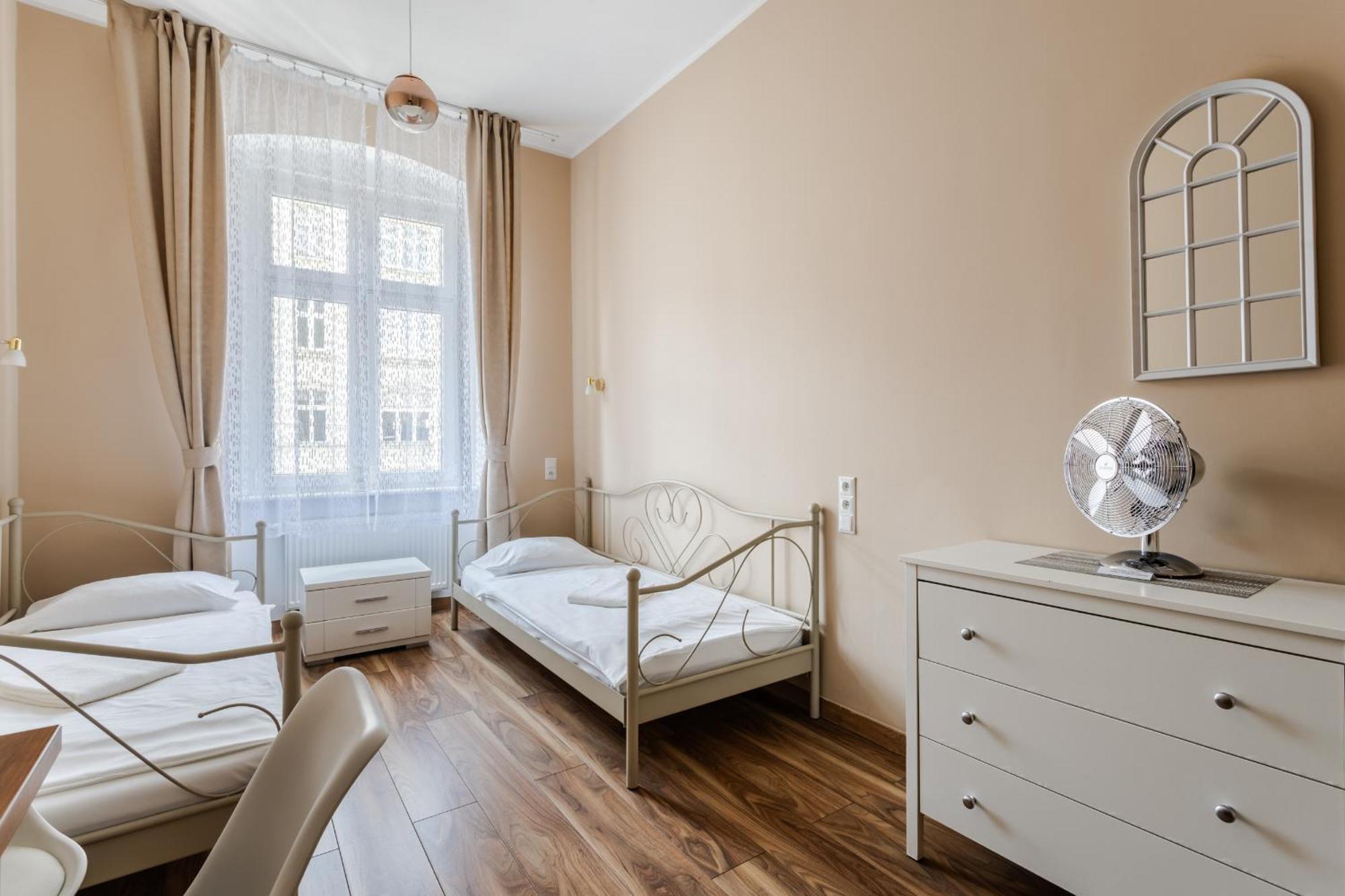 Functional And Comfortable Very Berry Studios In Poznan By Noclegi Renters Luaran gambar