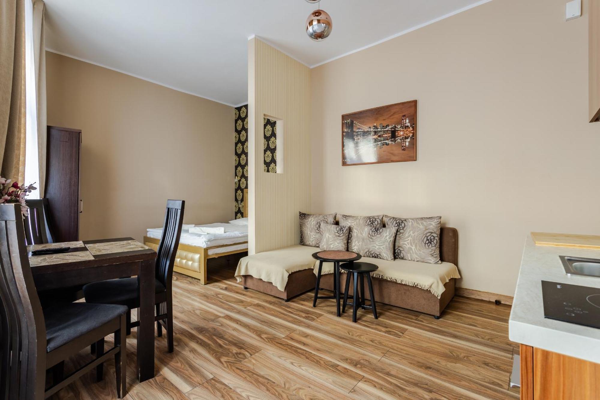Functional And Comfortable Very Berry Studios In Poznan By Noclegi Renters Luaran gambar