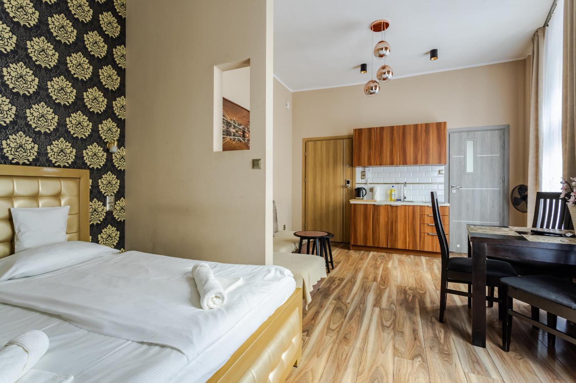 Functional And Comfortable Very Berry Studios In Poznan By Noclegi Renters Luaran gambar