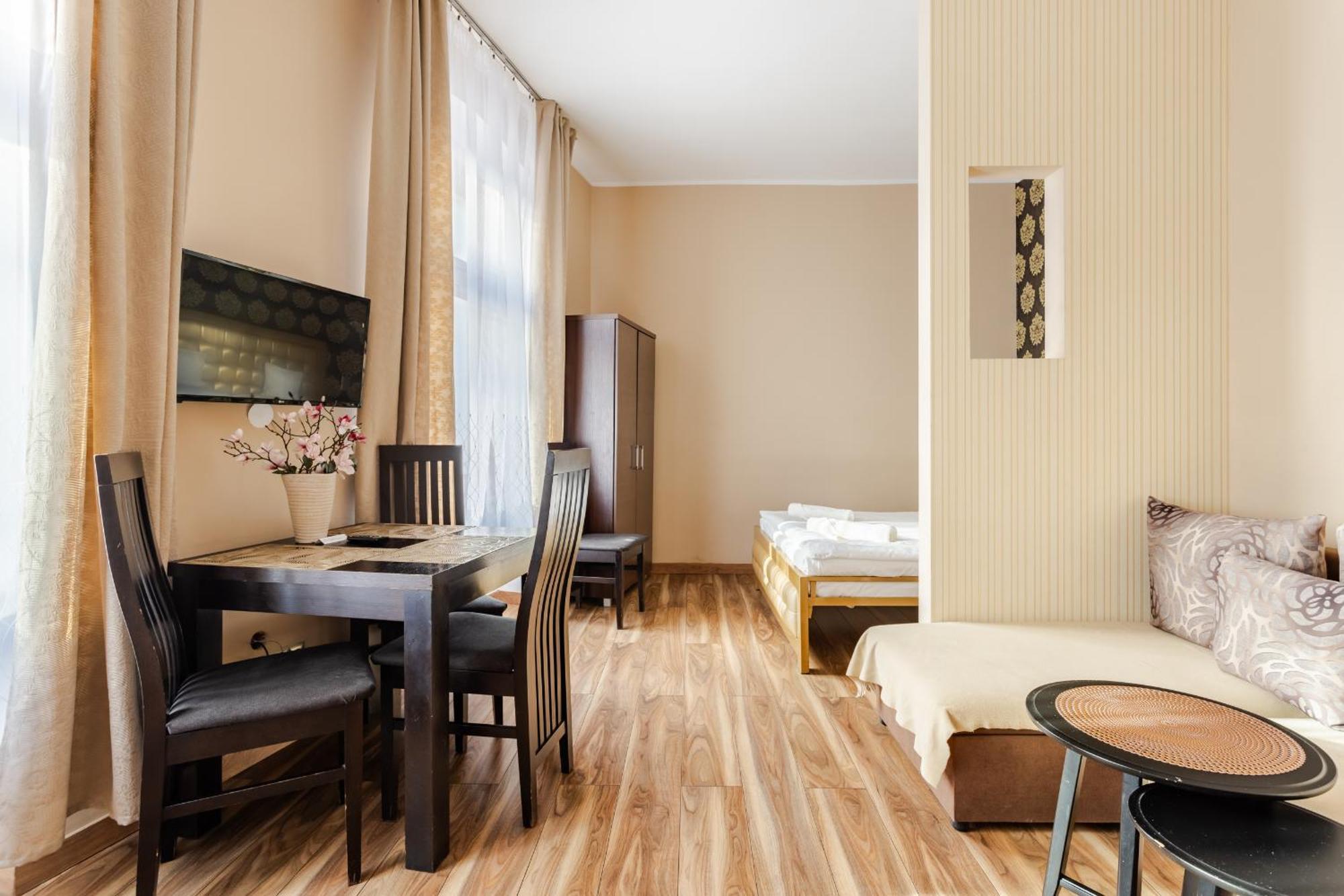 Functional And Comfortable Very Berry Studios In Poznan By Noclegi Renters Luaran gambar