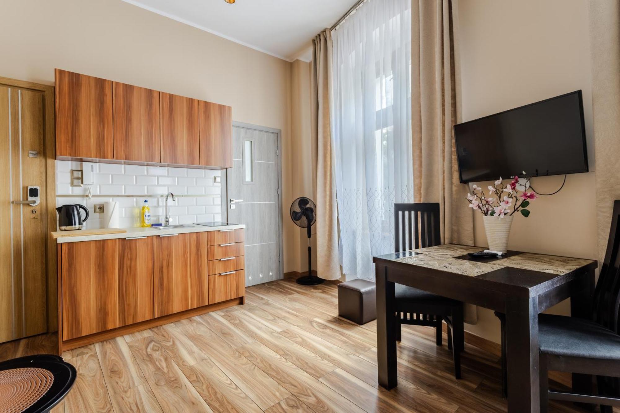Functional And Comfortable Very Berry Studios In Poznan By Noclegi Renters Luaran gambar