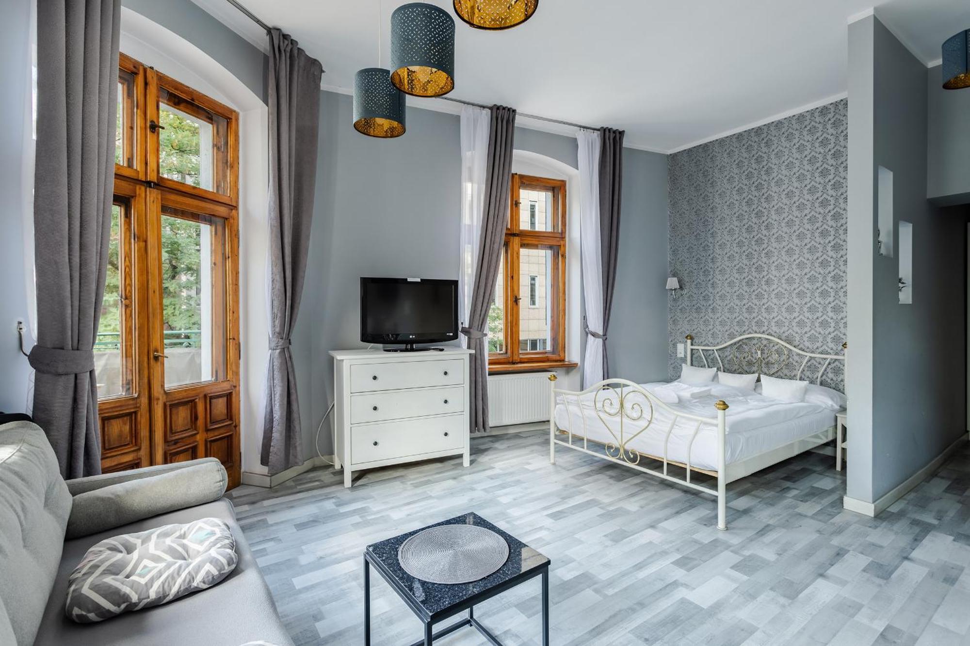 Functional And Comfortable Very Berry Studios In Poznan By Noclegi Renters Luaran gambar