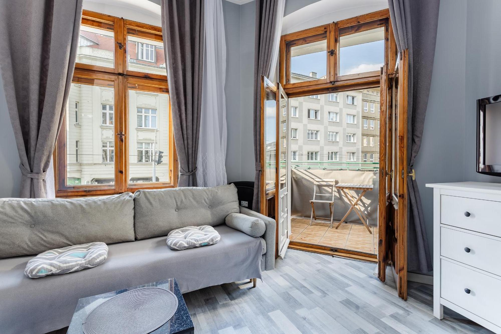 Functional And Comfortable Very Berry Studios In Poznan By Noclegi Renters Luaran gambar