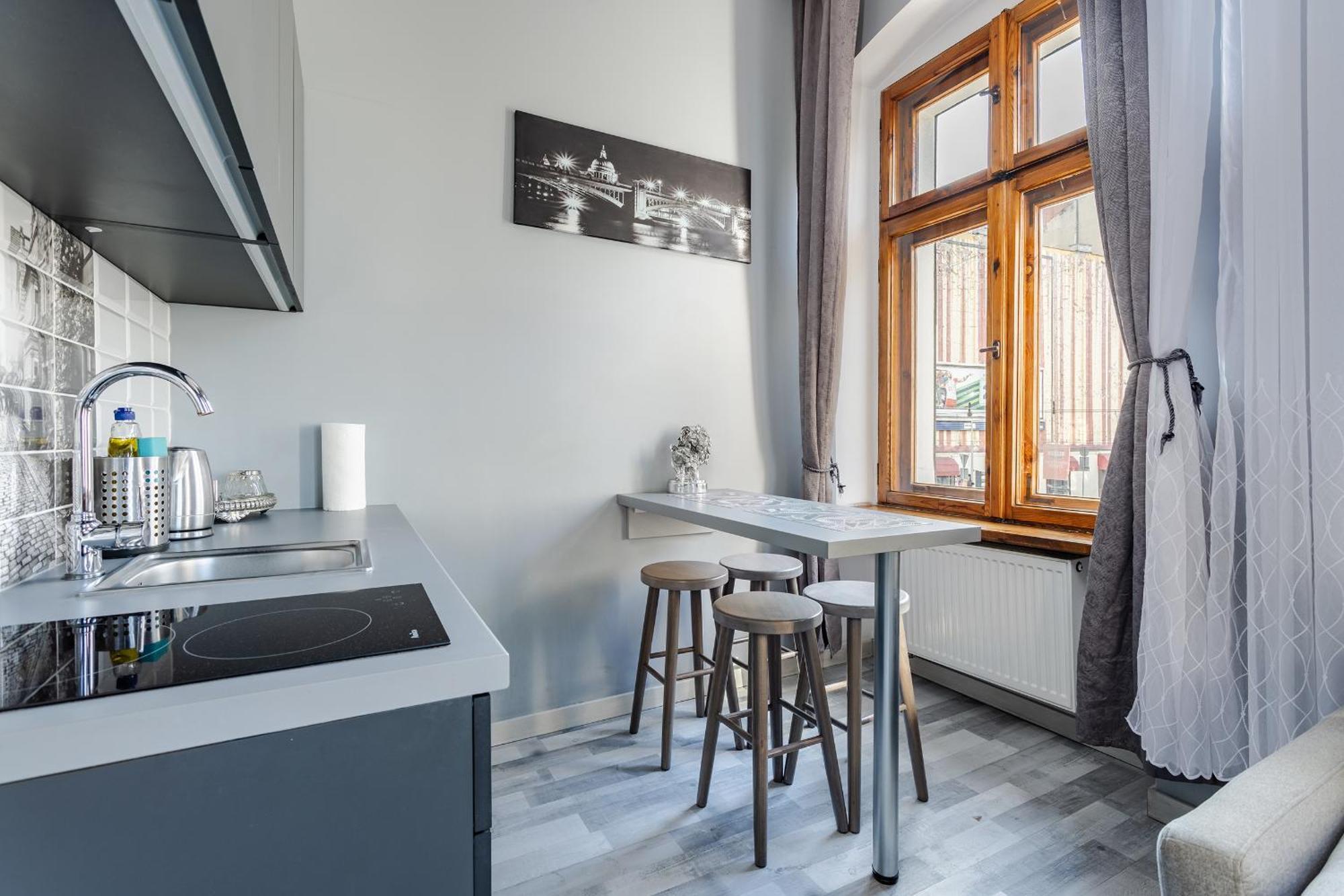 Functional And Comfortable Very Berry Studios In Poznan By Noclegi Renters Luaran gambar
