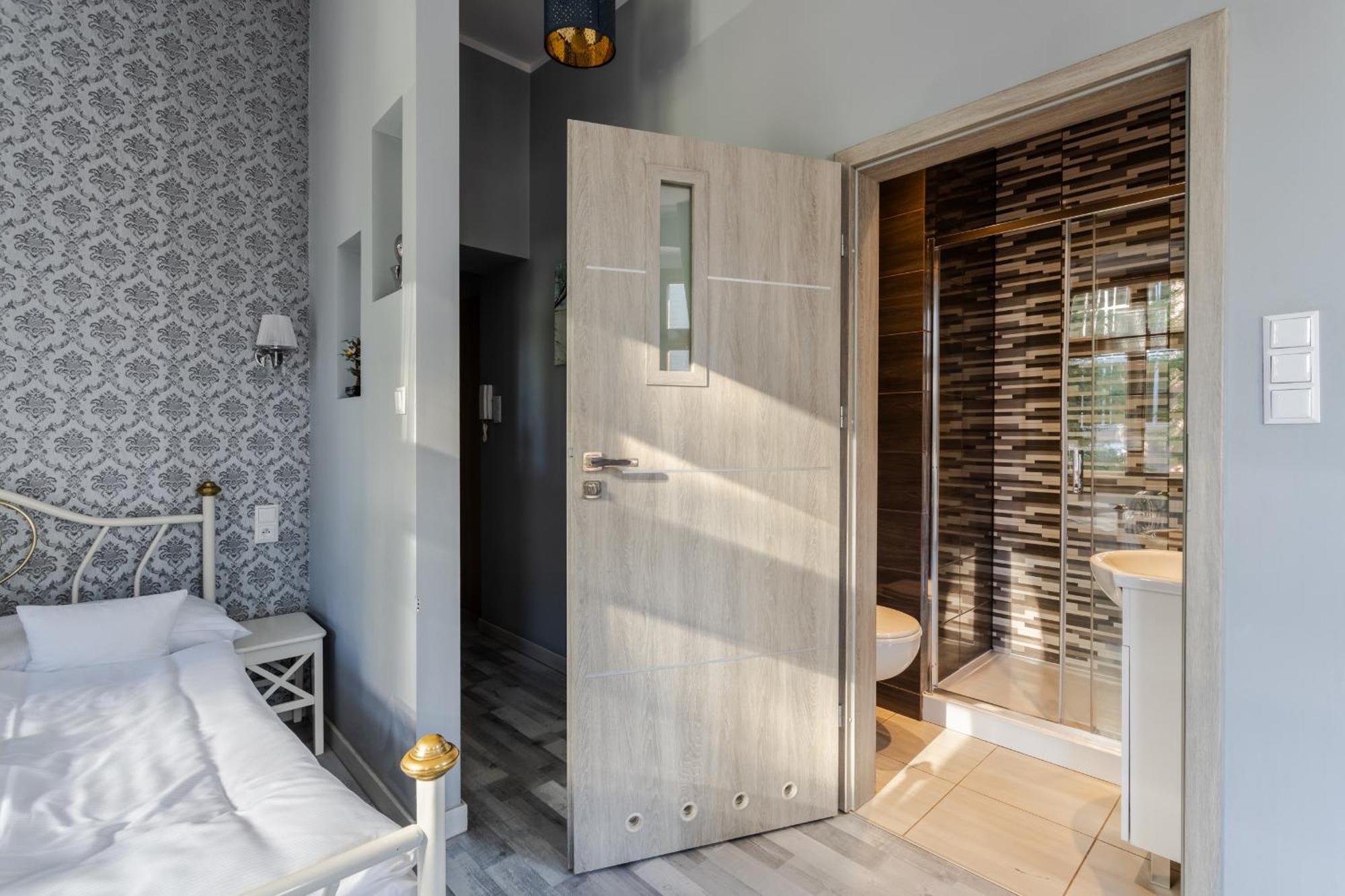 Functional And Comfortable Very Berry Studios In Poznan By Noclegi Renters Luaran gambar